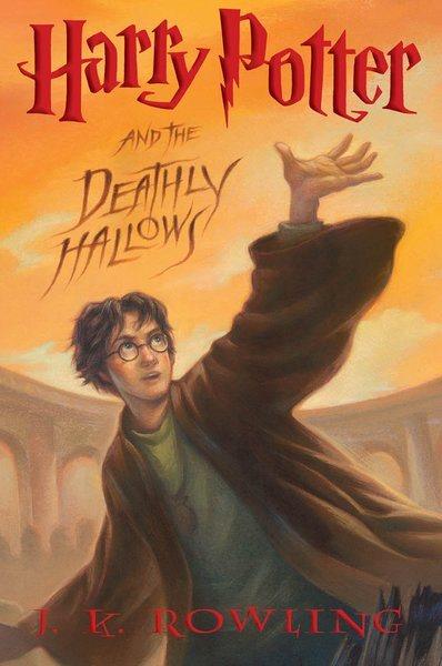 Harry Potter and the Deathly Hallows / by J.K. Rowling ; illustrations by Mary GrandPré.